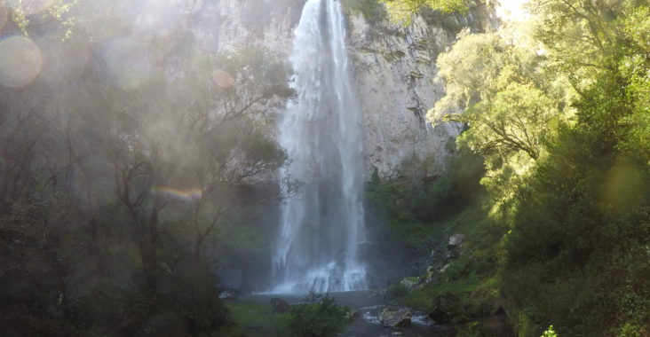 Trilha Cachoeira das Gêmeas Gigantes